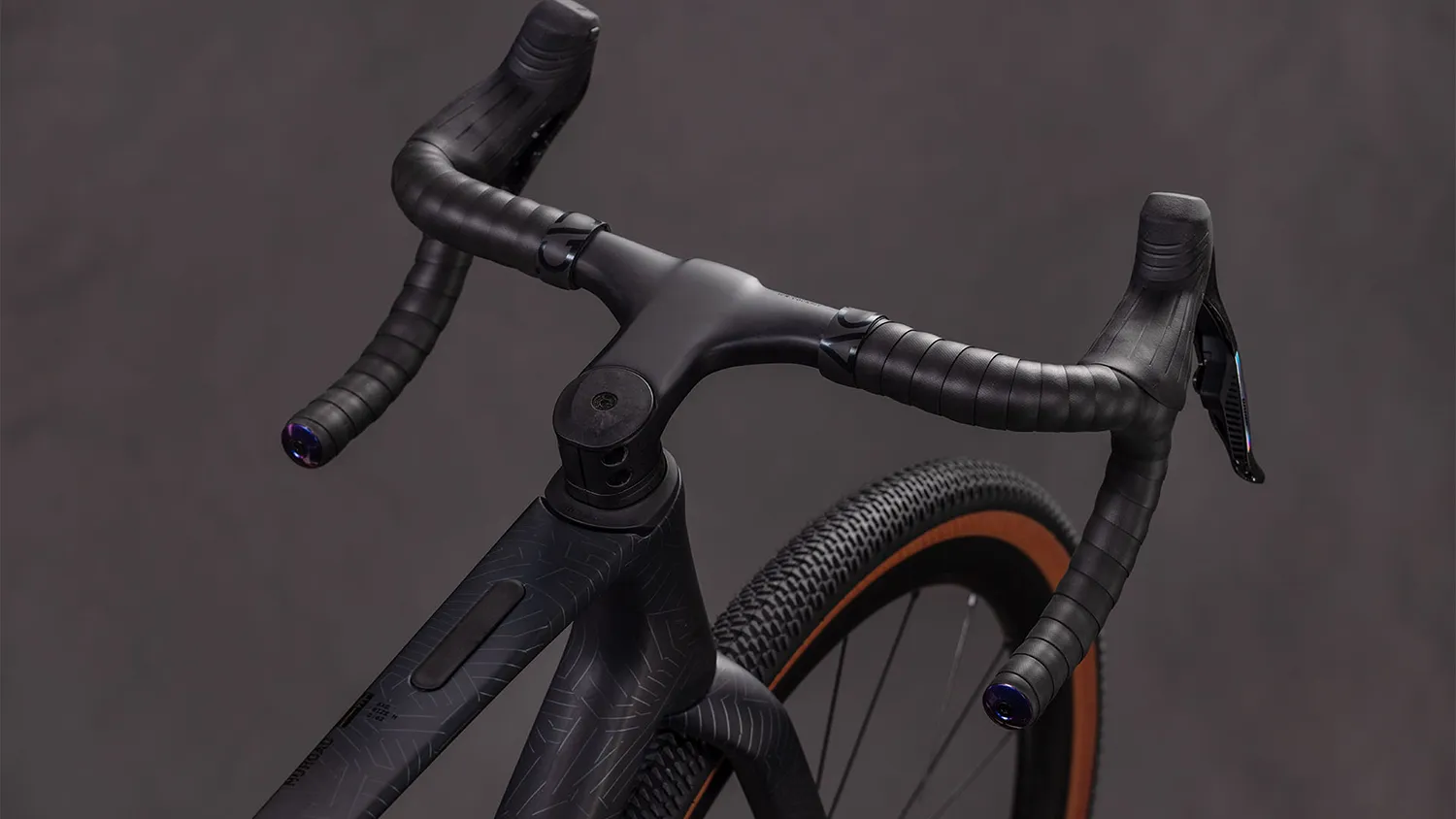 Cube 2026 Nuroad C:62 EXC carbon´n´crisscross | L