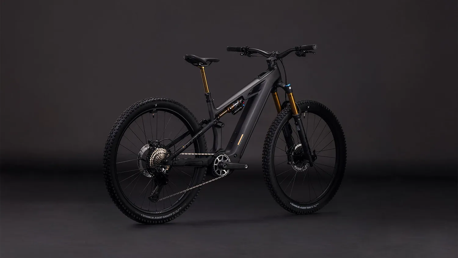 Cube 2026 Stereo Hybrid ONE44 HPC AT 800 carbon´n´gold