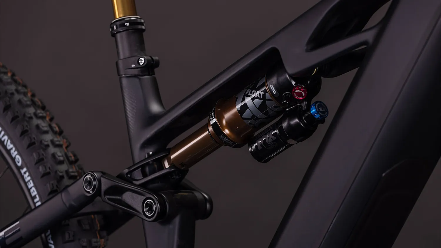 Cube 2026 Stereo Hybrid ONE44 HPC AT 800 carbon´n´gold