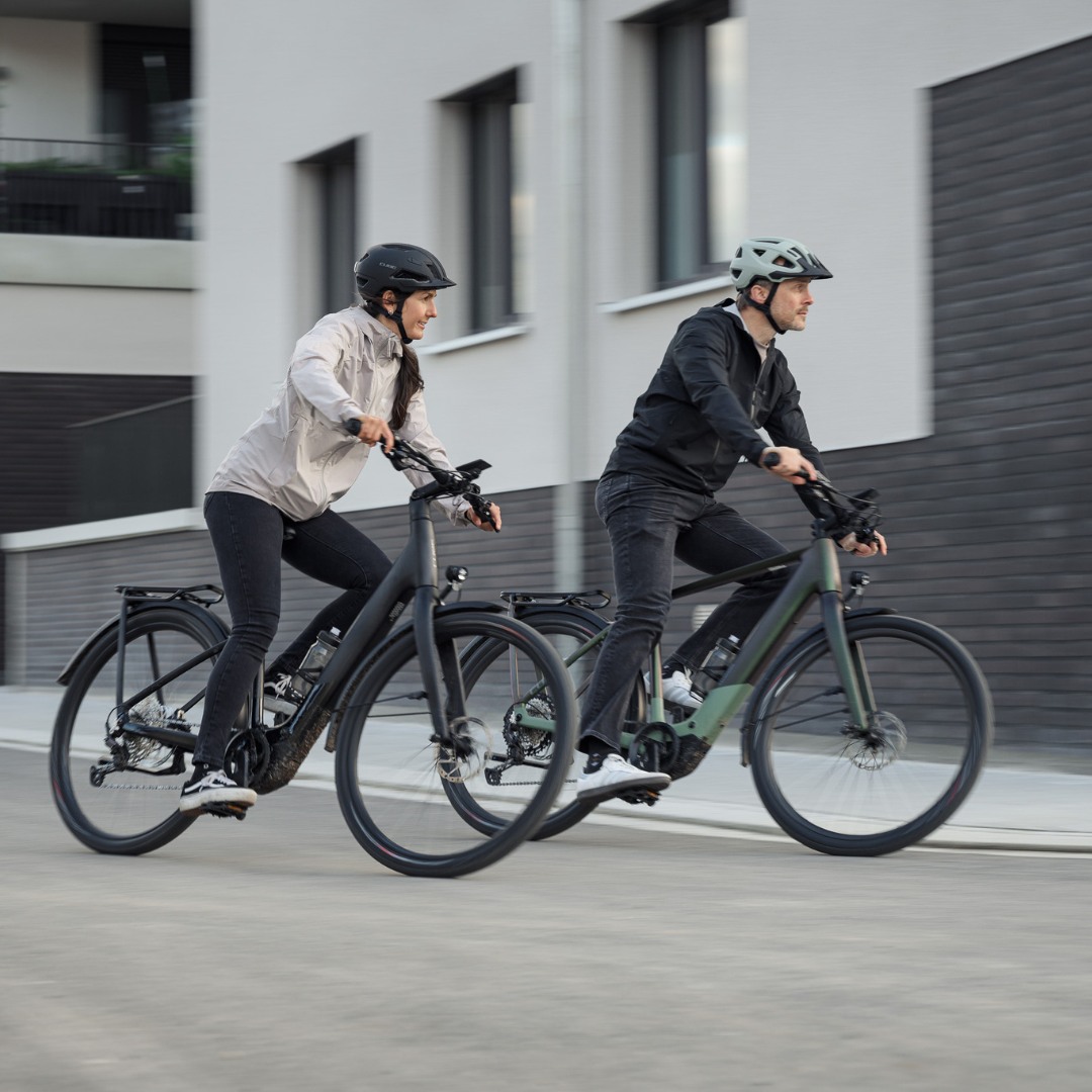 🚴♂️ Ein Bike mit der bewährten Vielseitigkeit und Robustheit unseres Kathmandu Hybrid, aber leichter – geht das? Ja, das geht, und es heißt 🤩 Kathmandu Hybrid C:62 🤩 . Erwartungsgemäß robust und zuverlässig, geht dieses Bike mit einem leichten C:62® Carbonrahmen auf Tour. Dazu kommen ein neuer, leichter SX Motor und Akku von Bosch und fertig ist der sportliche, vielseitige Tourer, der sich auf Langstrecken durch die Lande ebenso wohl fühlt wie im Alltagseinsatz. 🌍 Kathmandu Hybrid C:62 – Die Welt in Reichweite ℹ️ Alle Informationen jetzt auf: www.cube.eu/kathmandu-hybrid-c-62 🚴♂️ Ein Bike mit der bewährten Vielseitigkeit und Robustheit unseres Kathmandu Hybrid, aber leichter – geht das? Ja, das geht, und es heißt 🤩 Kathmandu Hybrid C:62 🤩 . Erwartungsgemäß robust und zuverlässig, geht dieses Bike mit einem leichten C:62® Carbonrahmen auf Tour. Dazu kommen ein neuer, leichter SX Motor und Akku von Bosch und fertig ist der sportliche, vielseitige Tourer, der sich auf Langstrecken durch die Lande ebenso wohl fühlt wie im Alltagseinsatz. 🌍 Kathmandu Hybrid C:62 – Die Welt in Reichweite ℹ️ Alle Informationen jetzt auf: www.cube.eu/kathmandu-hybrid-c-62