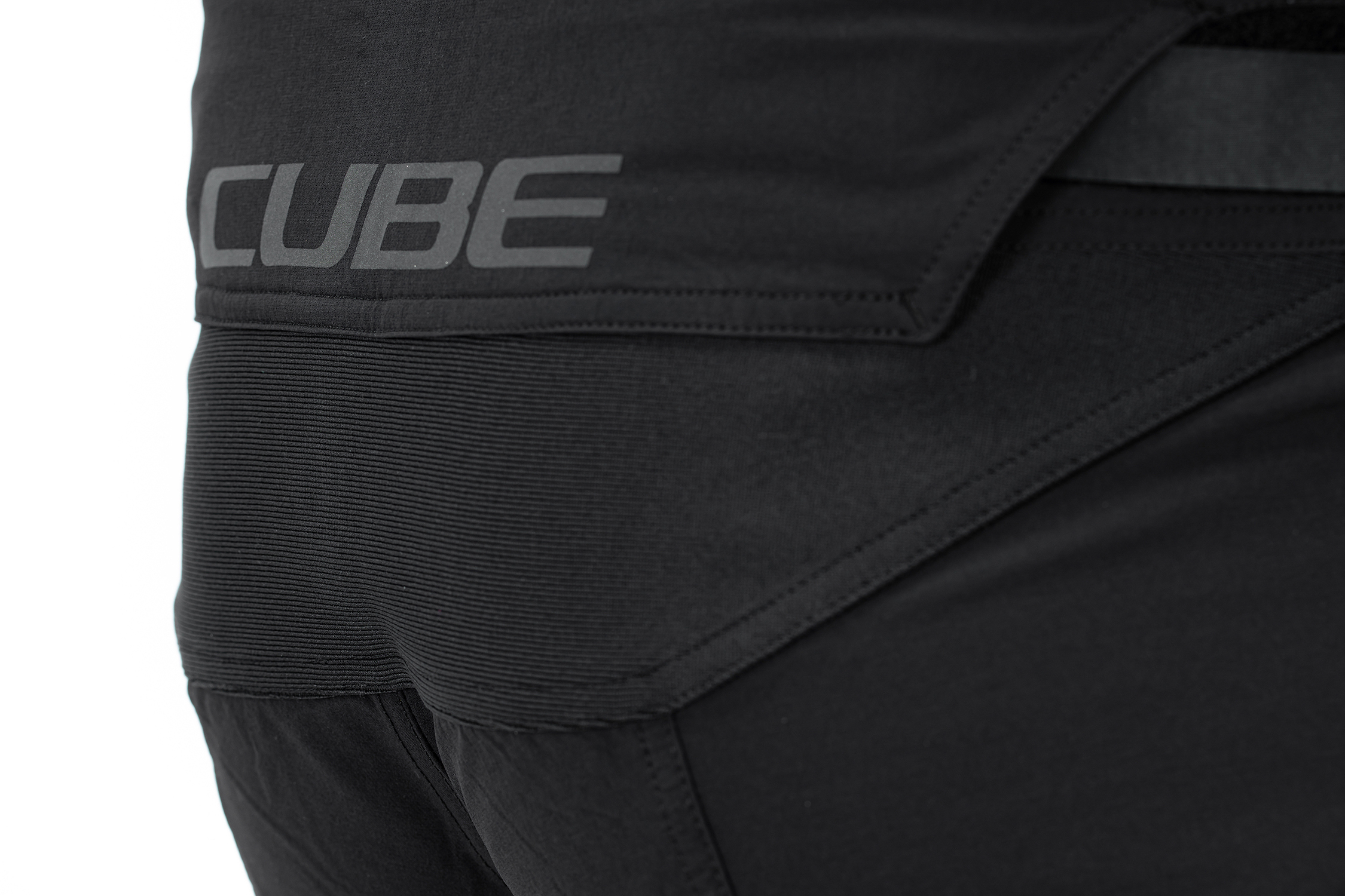 CUBE EDGE Baggy Shorts X Actionteam