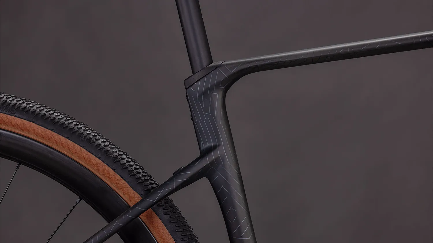 Cube 2026 Nuroad C:62 EXC carbon´n´crisscross | L
