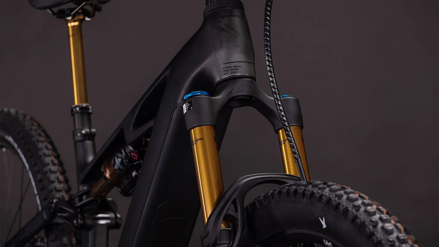 Cube 2026 Stereo Hybrid ONE44 HPC AT 800 carbon´n´gold